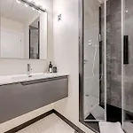 Laura Centre